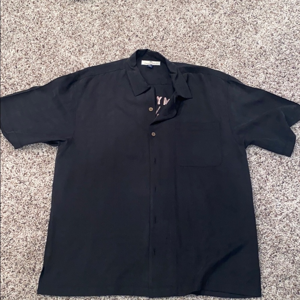 Tommy Bahama “King of the Green” Silk Shirt - Picture 4 of 9